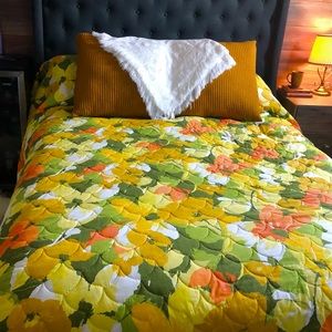 RARE 1960’s retro vintage cannon queen comforter